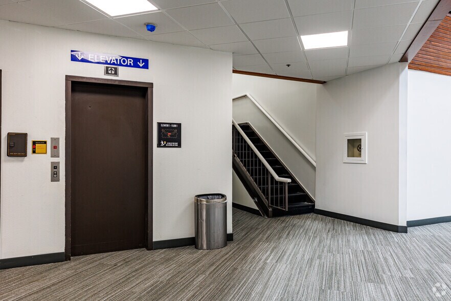 More Photos Of 1001 Cross Timbers Rd, Flower Mound Office For Lease