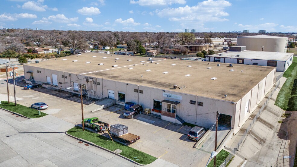 More Photos Of 13908-13910 Distribution Way, Farmers Branch Distribution For Lease