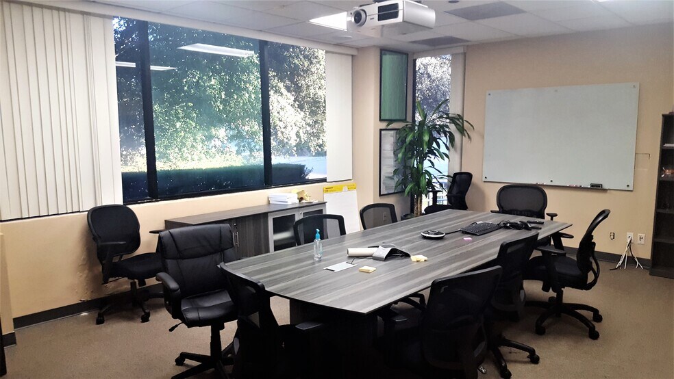 More Photos Of 5171 Clareton Dr, Agoura Hills Research And Development For Lease
