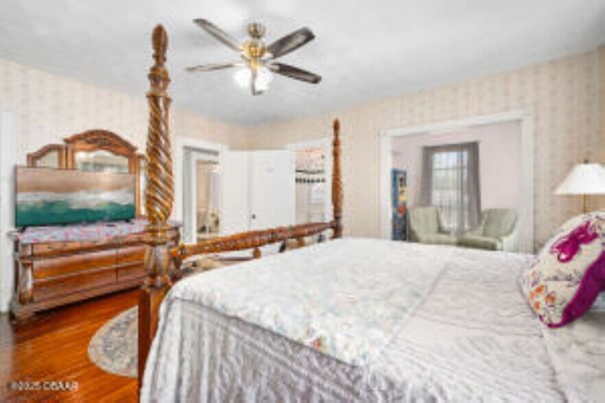 More Photos Of 228 W Howry Ave, Deland Storefront Retail Office For Sale