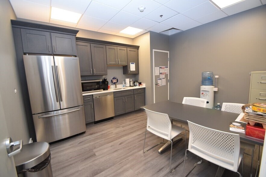 More Photos Of 181 S Franklin St, Holbrook Office For Sale