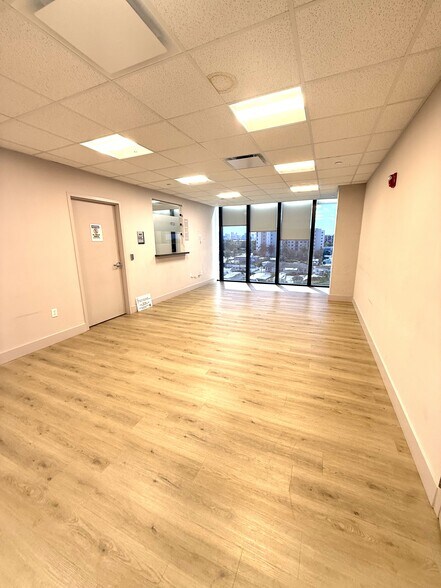 More Photos Of 601 N Federal Hwy, Hallandale Beach Office For Lease