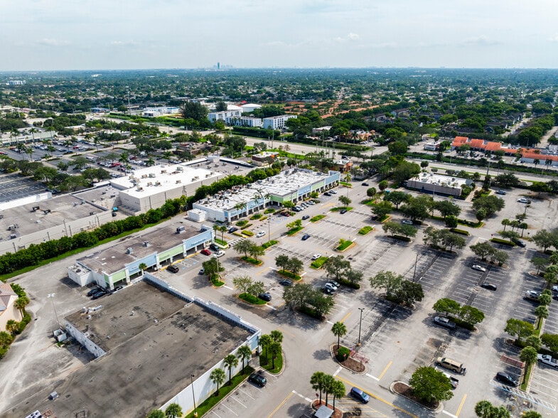 More Photos Of 130 N University Dr, Pembroke Pines Unknown For Lease