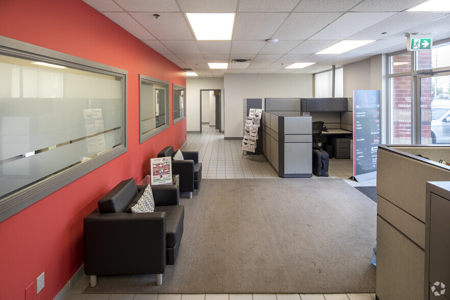 More Photos Of 6950 Tomken Rd, Mississauga Truck Terminal For Sale
