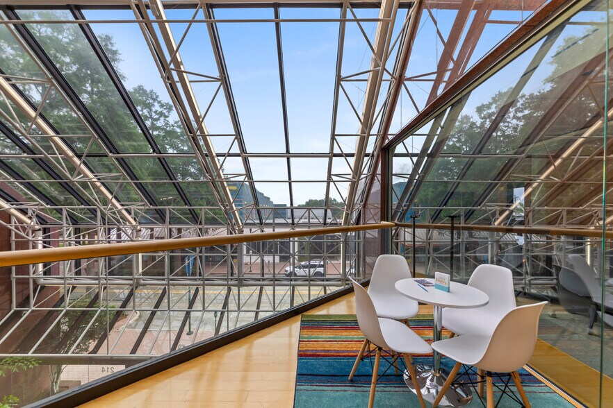 More Photos Of 214 Jefferson St, Lafayette Office For Lease