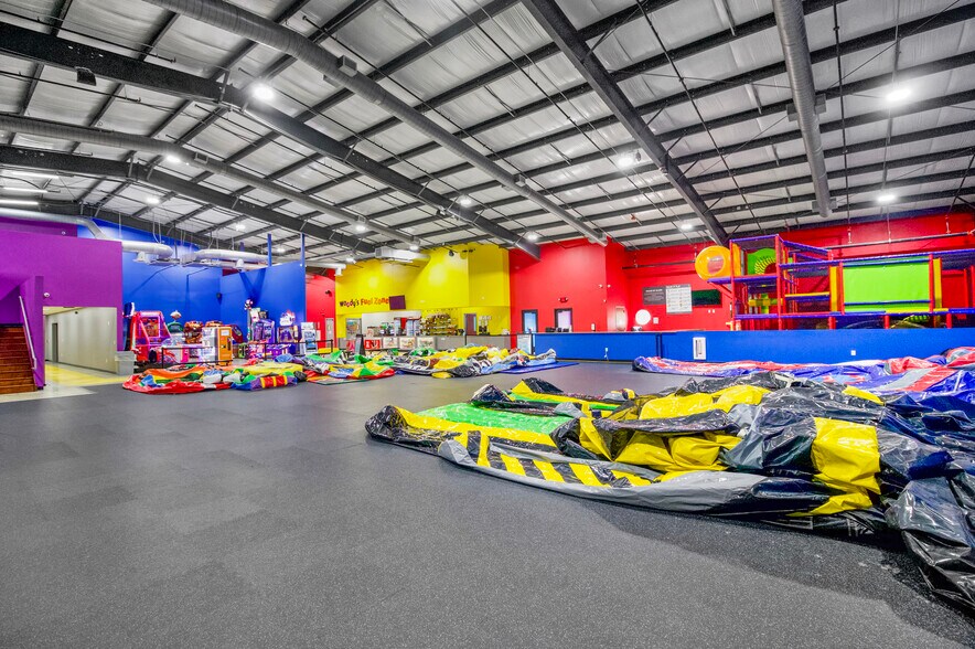 More Photos Of 585 Willow ln, McDonough Sports And Entertainment For Sale