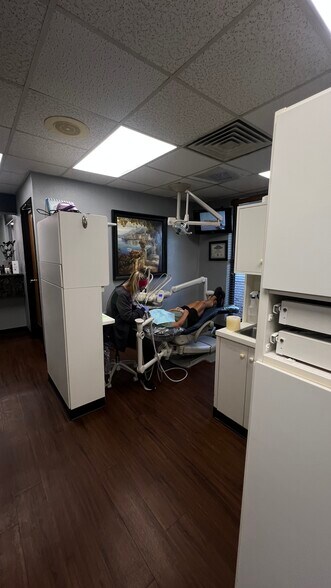 More Photos Of 615 E Oklahoma Ave, Enid Office For Sale