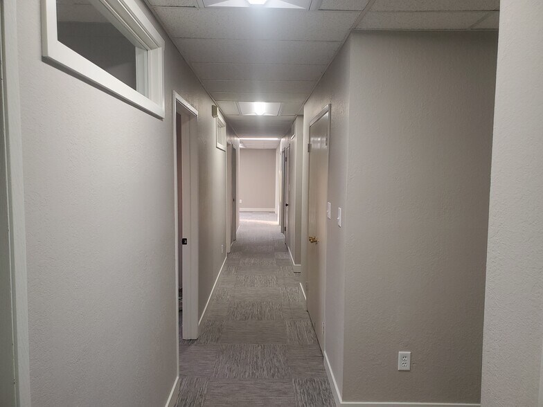 More Photos Of 98 E 9th St, Wenatchee Office Residential For Lease