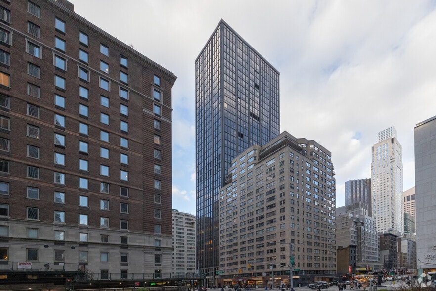 More Photos Of 1370 Avenue of the Americas, New York Office For Lease