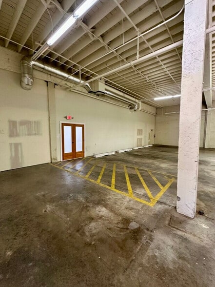 More Photos Of 710 NW 17th Ave, Portland Warehouse For Lease