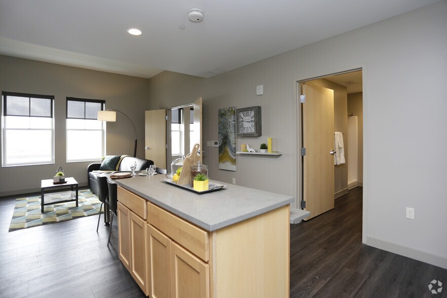 More Photos Of 415 Bridge St NW, Grand Rapids Apartments For Lease