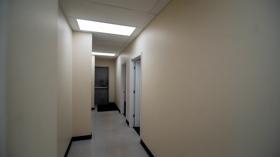 More Photos Of 250 Edwards Ave, New Castle Warehouse For Lease