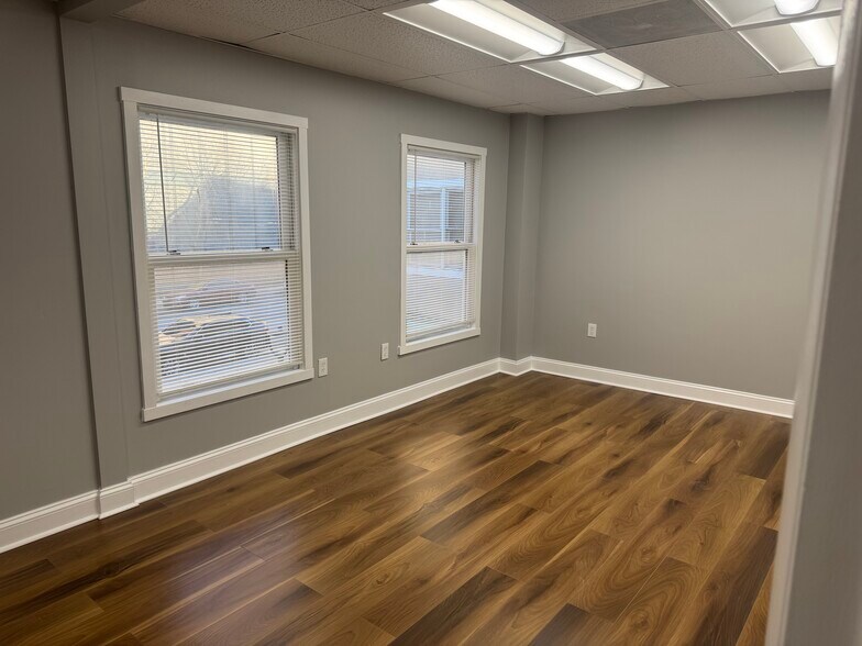 More Photos Of 100 E Pennsylvania Ave, Towson General Retail For Lease