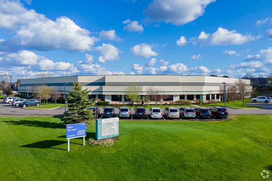 Primary Photo Of N8W22195 Johnson Dr, Waukesha Flex For Sale