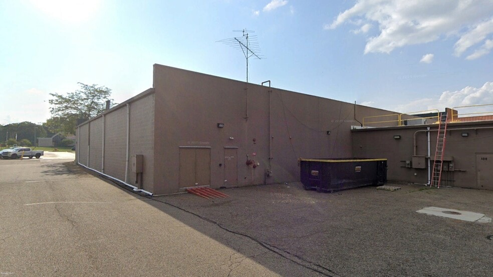 More Photos Of 4760-4844 Everhard Rd, Canton Storefront For Lease