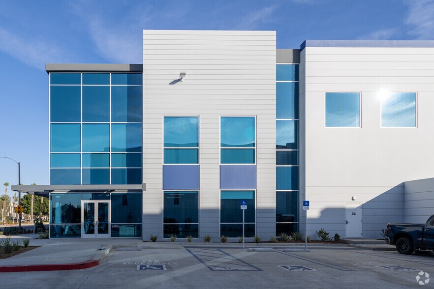 More Photos Of 1650 E Holt Blvd, Ontario Warehouse For Lease