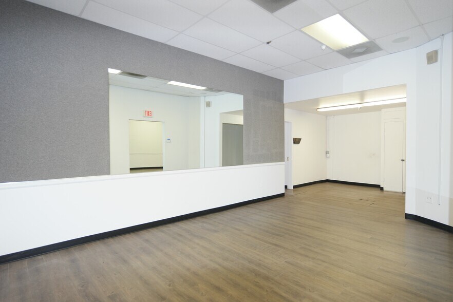 More Photos Of 4125 Market St, Ventura Light Manufacturing For Sale