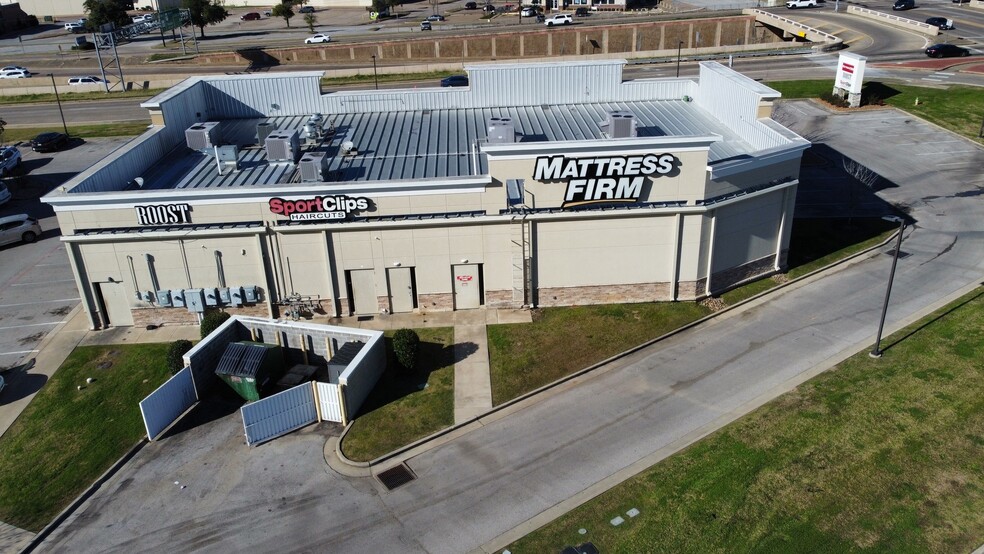 More Photos Of 4401-4411 S Medford Dr, Lufkin Freestanding For Lease