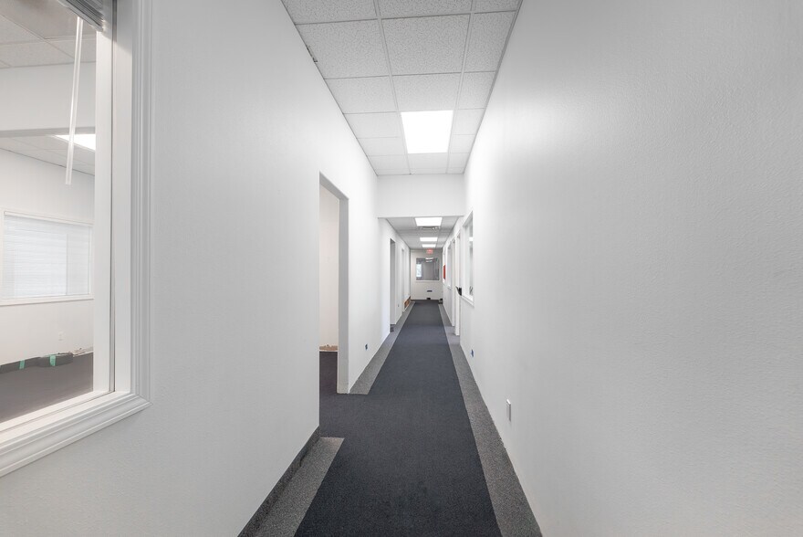 More Photos Of 2665 Glendale Valley Rd, Glendale Office For Sale