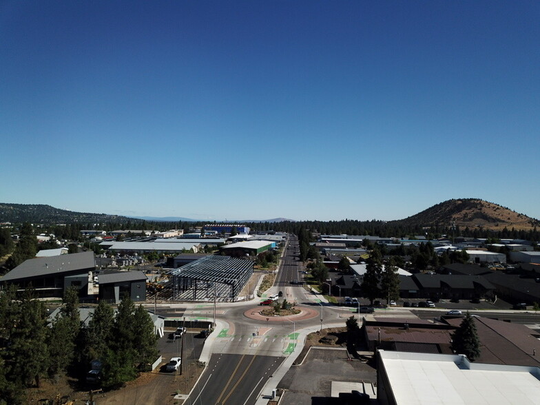 More Photos Of 625 SE 9th St, Bend Warehouse For Sale