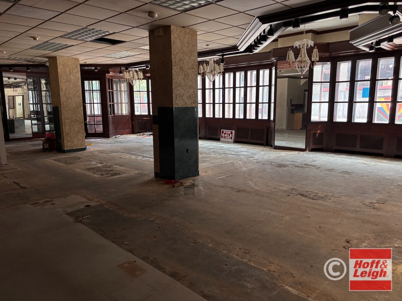 More Photos Of 205 3rd St NW, Canton Storefront Retail Office For Lease