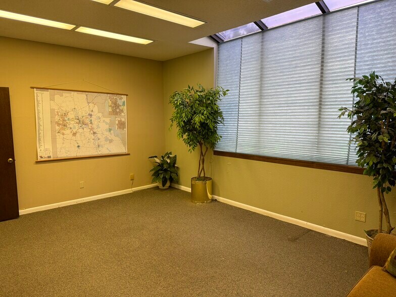 More Photos Of 146 Horizon Ct, Lakeland Office Residential For Lease