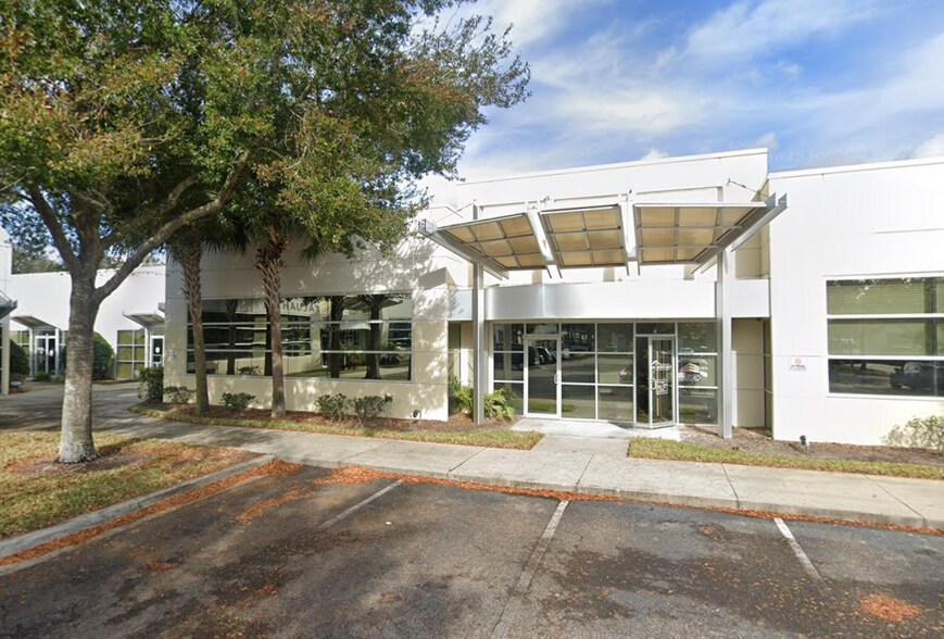 More Photos Of 8810 Commodity Cir, Orlando Showroom For Lease