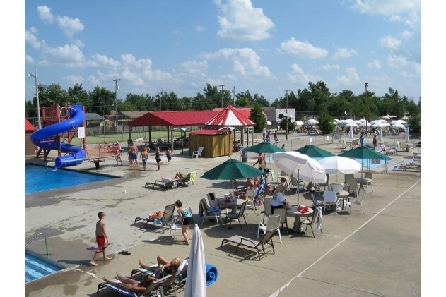 More Photos Of 3905 Carter Rd, Owensboro Swimming Pool For Sale