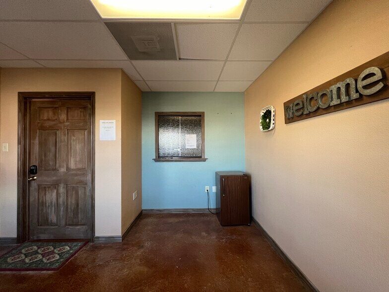 More Photos Of 2281 N Masch Branch Rd, Denton Office For Lease