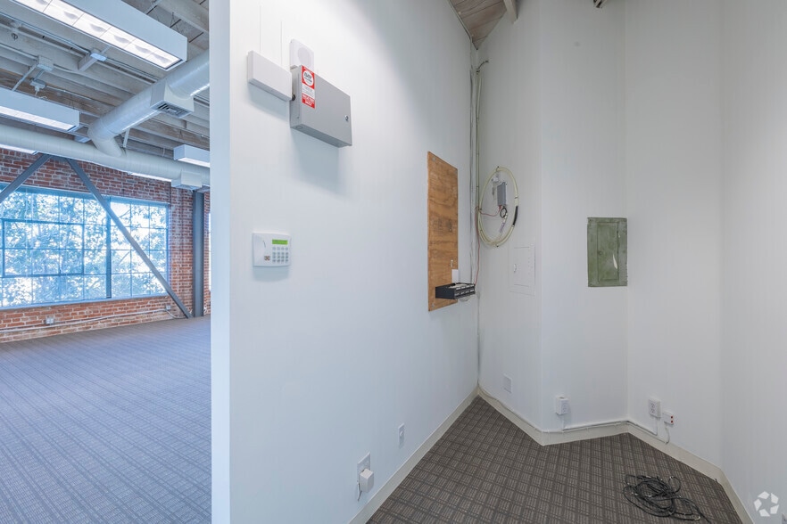 More Photos Of 318 Harrison St, Oakland Loft Creative Space For Lease