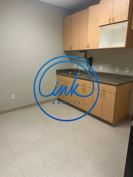 More Photos Of 1667 Lucerne St, Minden Office For Lease