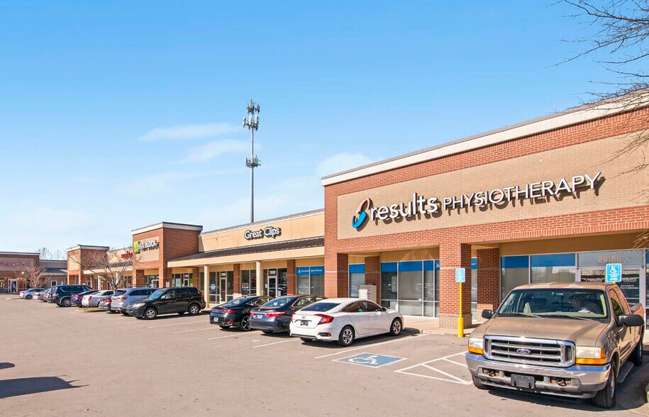 More Photos Of 2910 S Church St, Murfreesboro Freestanding For Lease