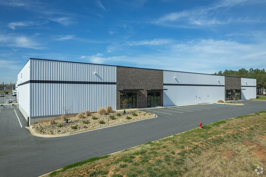 More Photos Of 252 Plemmons Rd, Duncan Unknown For Lease