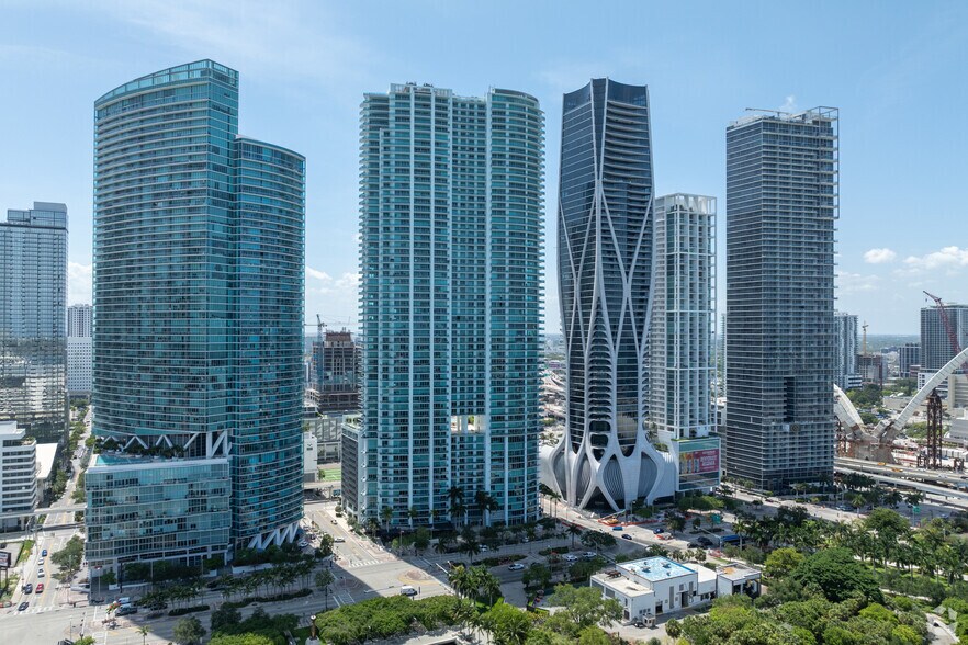 More Photos Of 900-990 Biscayne Blvd, Miami Apartments For Sale