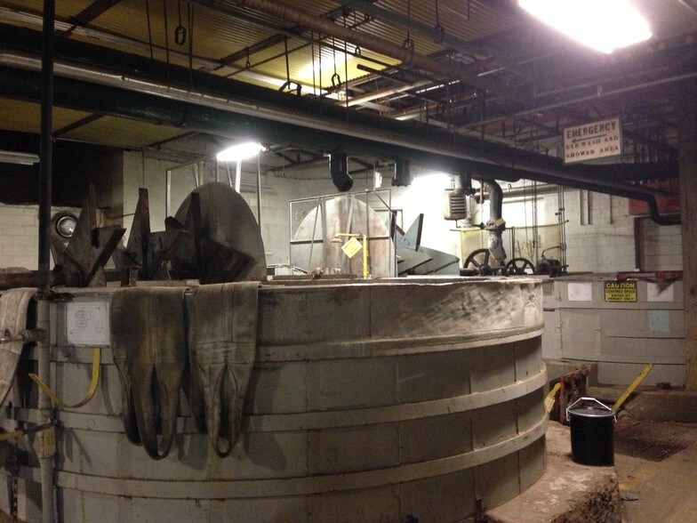 More Photos Of 157 Columbia St, Lee Warehouse For Sale