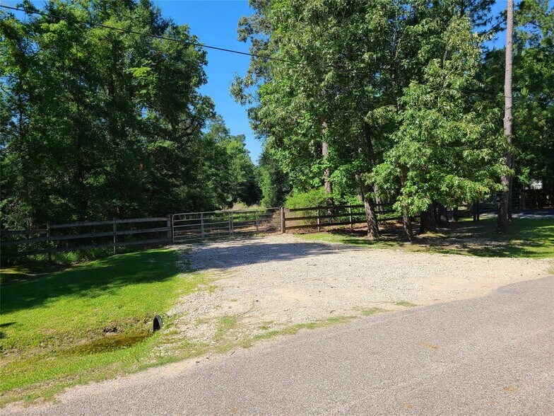 More Photos Of 411 Springwood Dr, Conroe Land For Sale