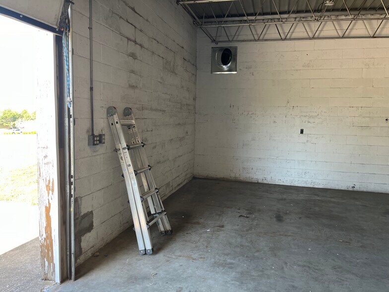 More Photos Of 660 David Ave, Danville Warehouse For Sale