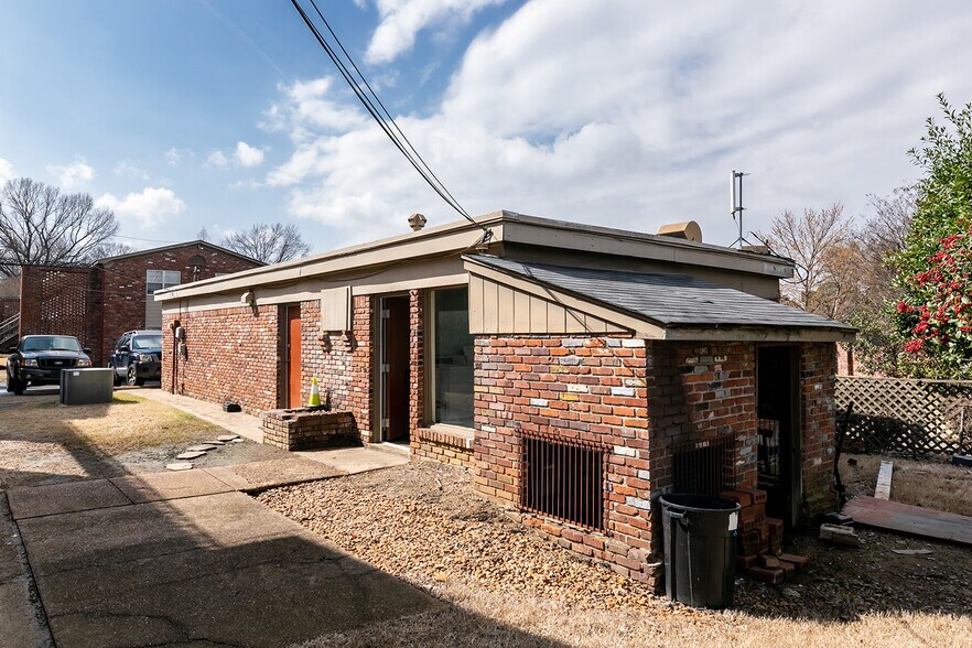 More Photos Of 2780 Madison Ave, Memphis Apartments For Sale