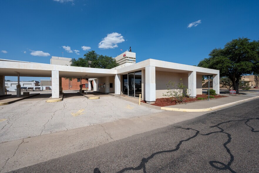 More Photos Of 132 W 7th St, Odessa Specialty For Lease