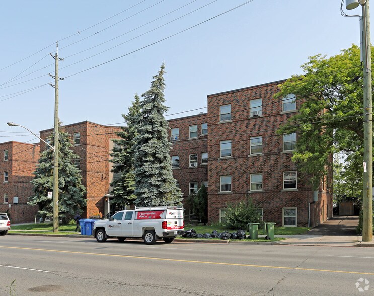 Primary Photo Of 450-452 Aberdeen Ave, Hamilton Apartments For Sale