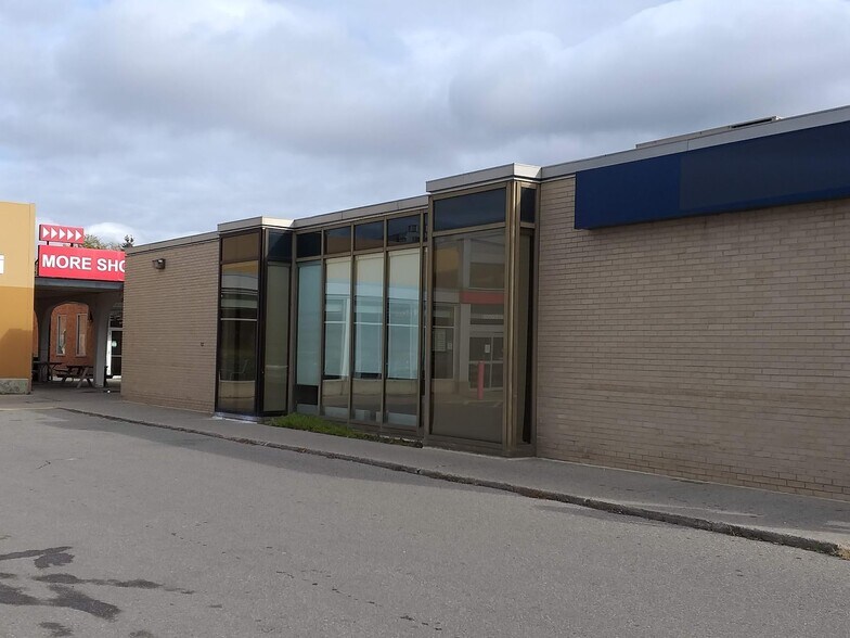 More Photos Of 152-160 Main St S, Brampton Unknown For Lease