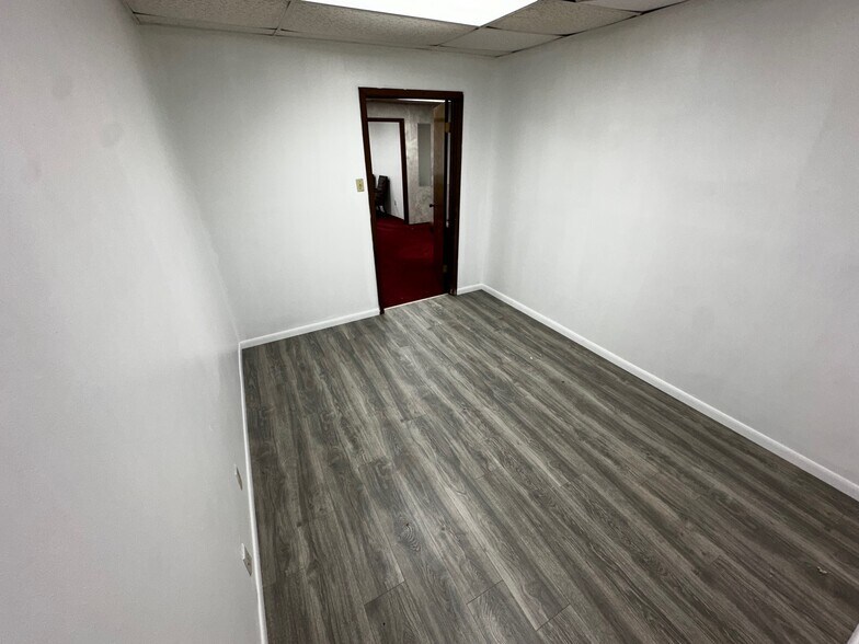 More Photos Of 212 N 16th St, La Porte Light Distribution For Sale