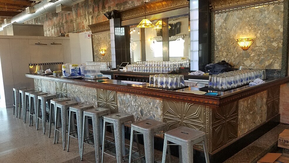 More Photos Of 221 6th St N, Texas City General Retail For Sale