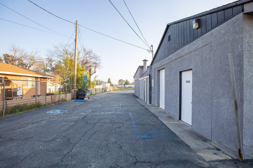 More Photos Of 17635 Arrow Blvd, Fontana Service For Sale