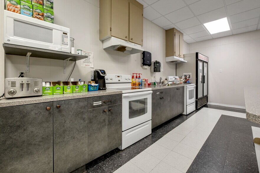 More Photos Of 1700 Capital Cir SW, Tallahassee Office For Sale