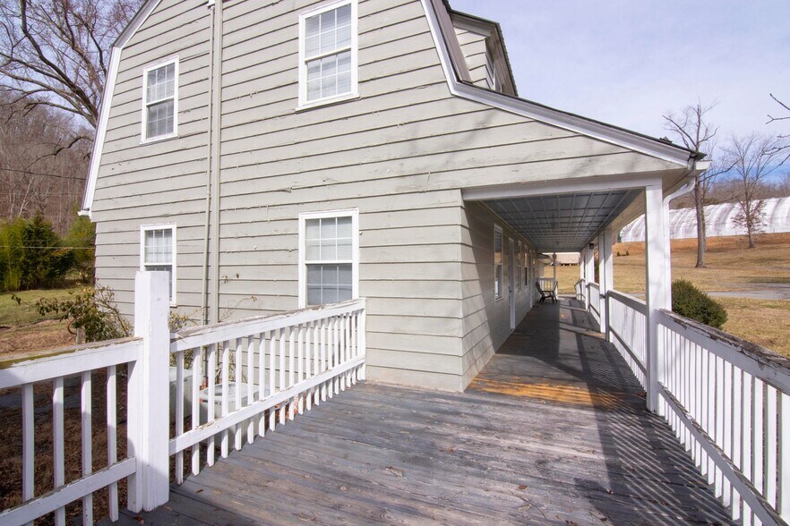 More Photos Of 158 Academy Lane Dr, Pence Springs Hotel For Sale