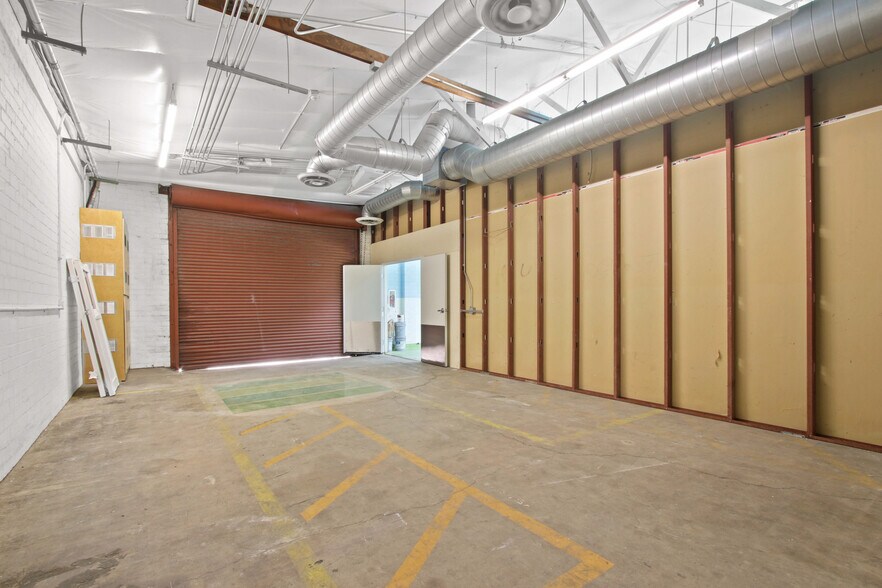 More Photos Of 3940 Higuera St, Culver City Showroom For Sale