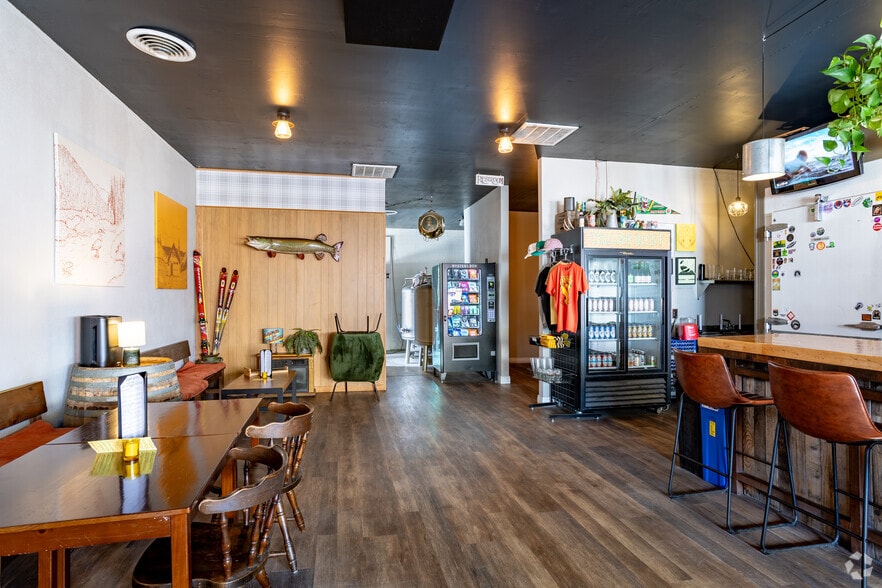 More Photos Of 776 W Baseline Rd, Lafayette Warehouse For Lease