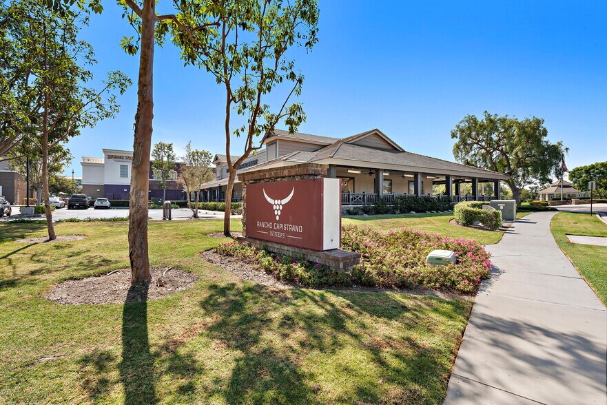 More Photos Of 25622 Crown Valley Pky, Ladera Ranch Unknown For Lease