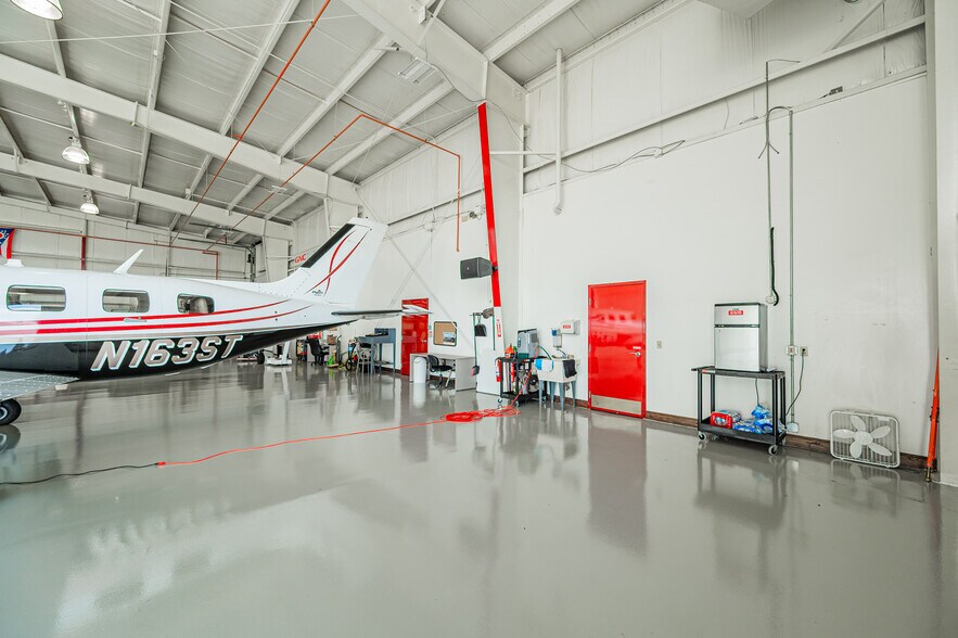 More Photos Of 300 Heath Rd, Heath Airplane Hangar For Sale